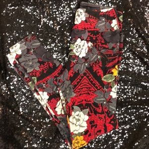 LuLaRoe Rose  printed leggings.